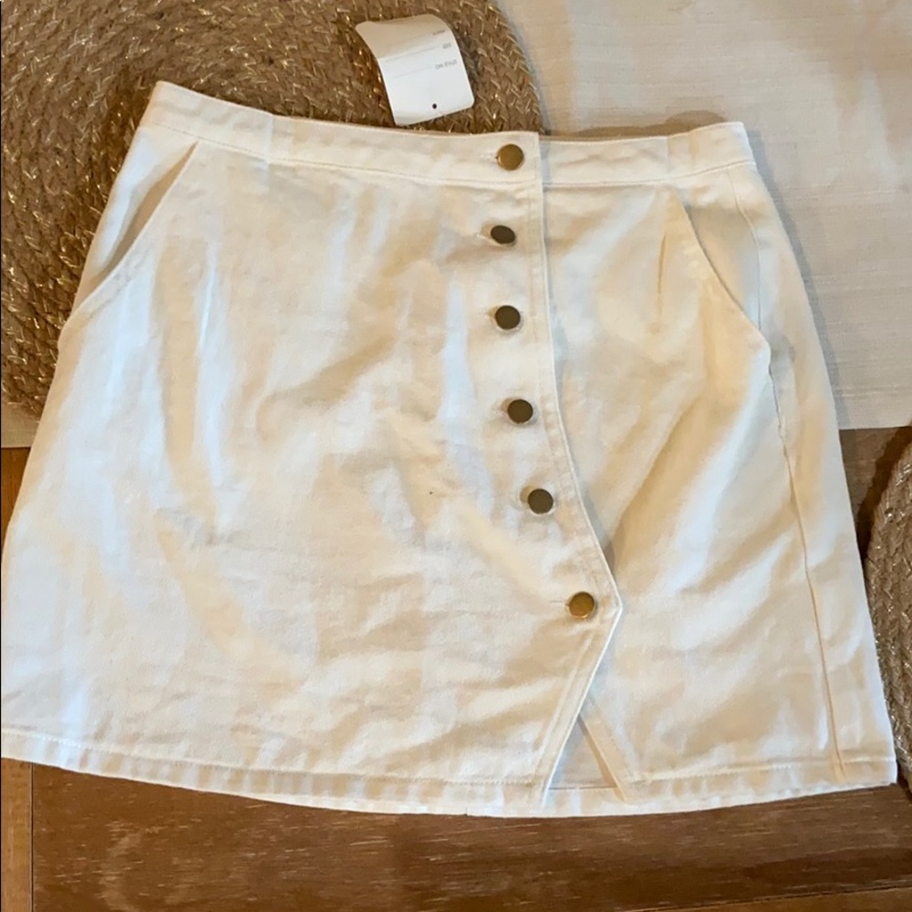 White denim skirt
